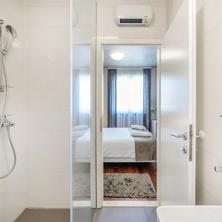 Luxury Kiara Split